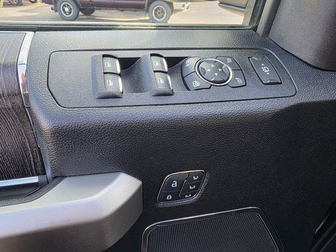 Used 2021 Ford F350 Lariat w/ Lariat Value Package AWD/4WD image 13