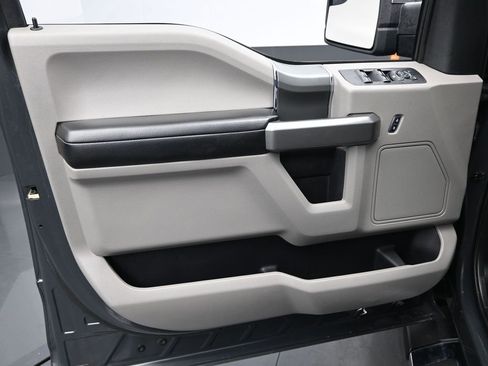 Used 2017 Ford F150 XLT w/ XTR Package image 21