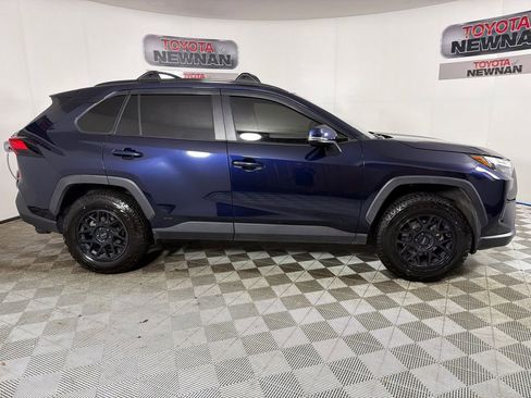 Used 2022 Toyota RAV4 XLE w/ Convenience Package AWD/4WD image 3