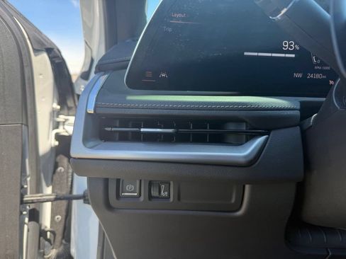 Certified 2024 Cadillac XT4 Premium Luxury AWD/4WD image 21