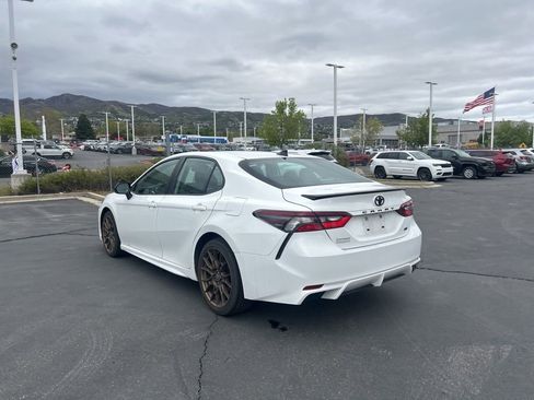 Used 2023 Toyota Camry SE image 6