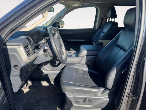 Used 2024 Ford Expedition XLT image 9