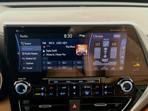 Used 2021 Toyota Highlander Platinum FWD image 11