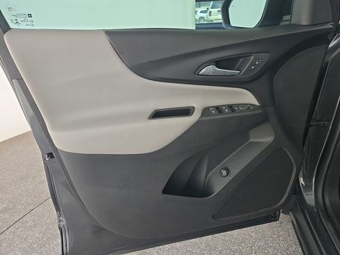 Used 2020 Chevrolet Equinox LT FWD image 27