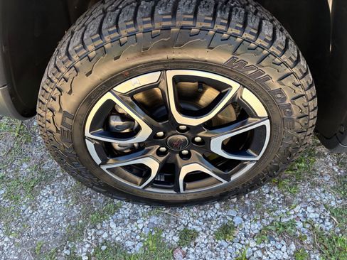 Used 2025 Jeep Compass Trailhawk image 30