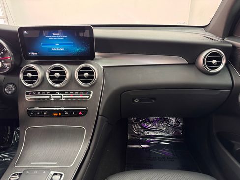 Used 2022 Mercedes-Benz GLC 300 image 27