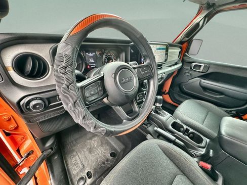 Certified 2025 Jeep Wrangler Sport AWD/4WD image 31