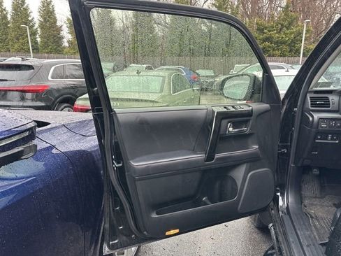 Used 2022 Toyota 4Runner TRD Off-Road Premium image 16