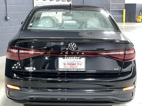 New 2025 Volkswagen Jetta SE image 8