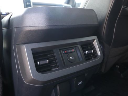 Used 2023 Ford F250 Lariat w/ Lariat Ultimate Package AWD/4WD image 12