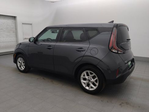 Used 2023 Kia Soul LX w/ LX Technology Package image 3