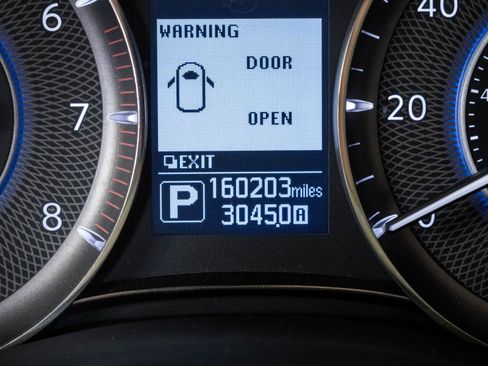 Used 2015 INFINITI QX80 4WD w/ Deluxe Technology Package image 11
