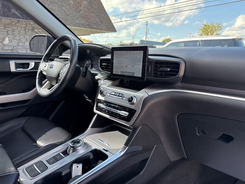 Used 2021 Ford Explorer XLT w/ Equipment Group 202A image 22