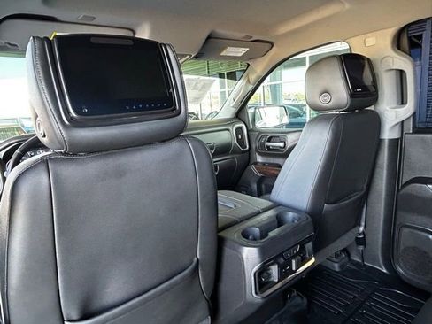 Used 2019 GMC Sierra 1500 SLT w/ SLT Premium Plus Package AWD/4WD image 29