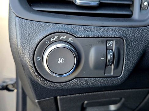 Used 2020 Buick Envision Essence image 24