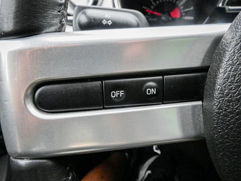 Used 2006 Ford Mustang GT Premium RWD image 19