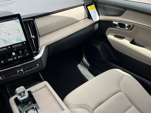 New 2026 Volvo XC90 T8 Plus w/ Protection Package Premier AWD/4WD image 31