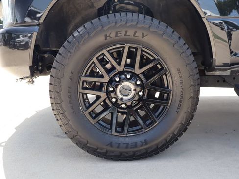 Used 2022 Ford F250 XLT w/ Black Appearance Package AWD/4WD image 9
