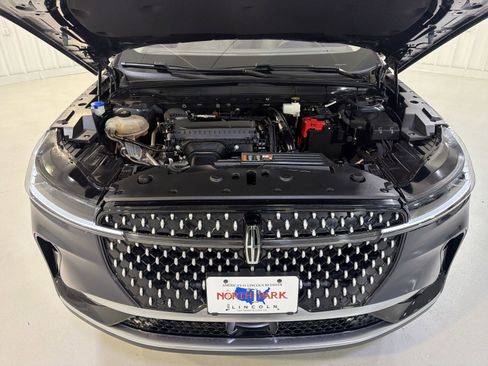 Used 2024 Lincoln Nautilus Premier AWD/4WD image 30