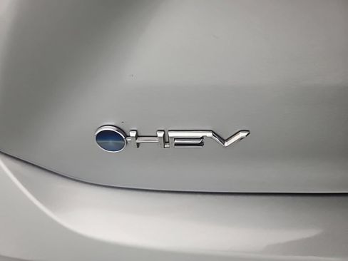 Used 2025 Toyota Camry LE FWD image 11