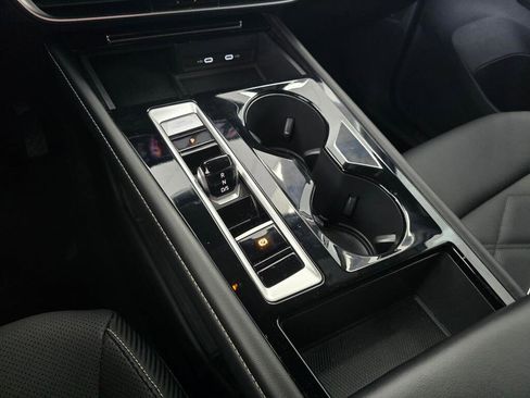 Used 2024 Volkswagen Atlas Cross Sport SE image 34