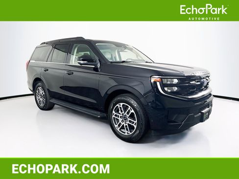 Used 2025 Ford Expedition Active AWD/4WD image 1