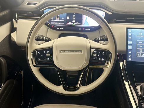 Used 2025 Land Rover Range Rover Sport Dynamic SE image 11