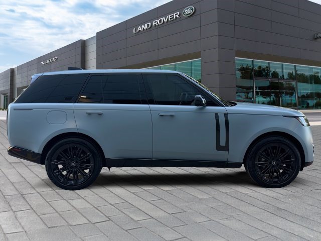 Certified 2025 Land Rover Range Rover SE AWD/4WD image 6