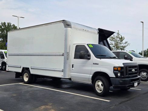 Used 2015 Ford E-350 and Econoline 350 Super Duty RWD image 3