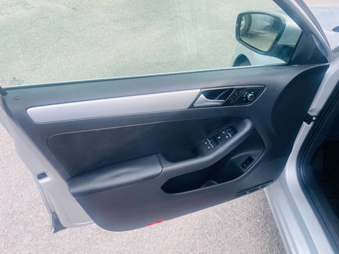 Used 2014 Volkswagen Jetta SE image 21