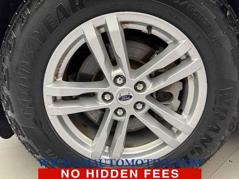 Used 2023 Ford Explorer XLT AWD/4WD image 9