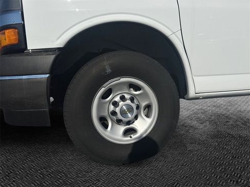 New 2024 Chevrolet Express 3500 w/ Driver Convenience Package image 10