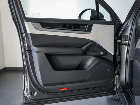 New 2026 Porsche Cayenne E-Hybrid image 12