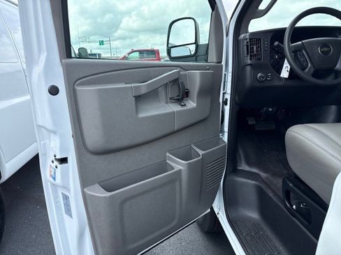 New 2025 Chevrolet Express 2500 Extended w/ Enhanced Convenience Package image 5