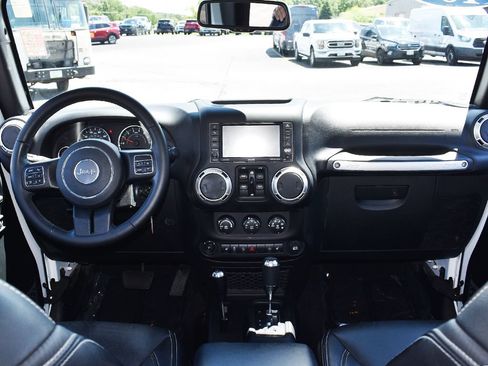 Used 2018 Jeep Wrangler Unlimited Sahara w/ Max Tow Package AWD/4WD image 4