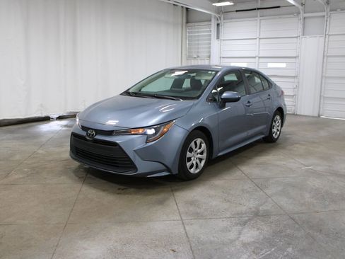 Used 2023 Toyota Corolla LE image 4