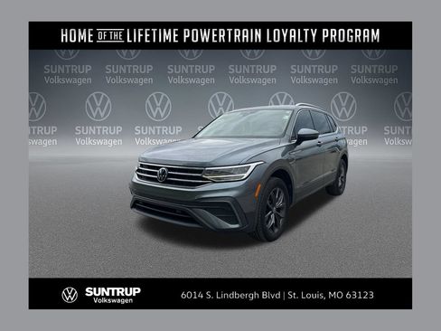 Used 2023 Volkswagen Tiguan SE FWD image 1
