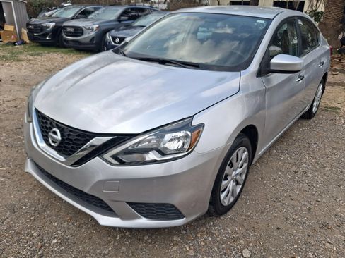 Used 2017 Nissan Sentra SV FWD image 2