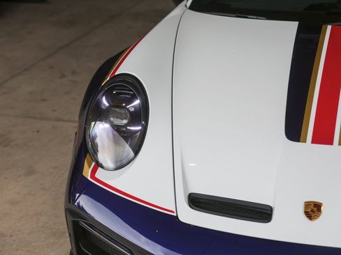 Used 2024 Porsche 911 Dakar image 11