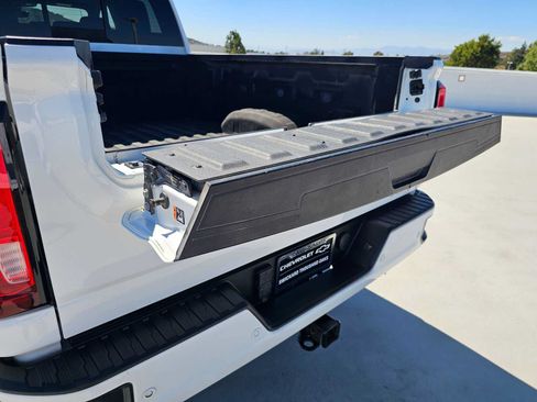 Used 2021 GMC Sierra 2500 AT4 w/ AT4 Preferred Package AWD/4WD image 15
