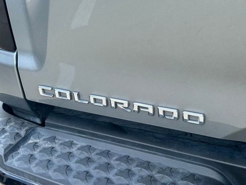 Used 2023 Chevrolet Colorado Z71 w/ Z71 Convenience Package 2 AWD/4WD image 13