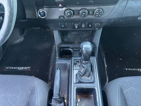 Used 2019 Toyota Tacoma TRD Off-Road image 9