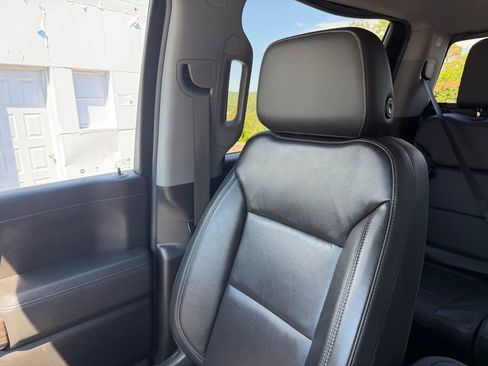Used 2019 Chevrolet Silverado 1500 LT Trail Boss AWD/4WD image 20