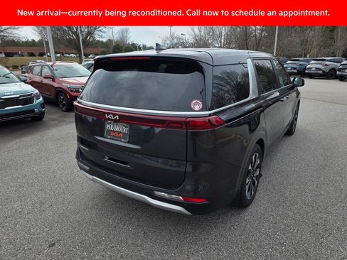 Certified 2023 Kia Carnival EX image 5