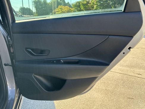 Certified 2025 Hyundai Elantra Sport image 16