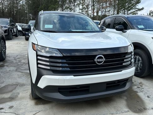 New 2026 Nissan Kicks SV image 2