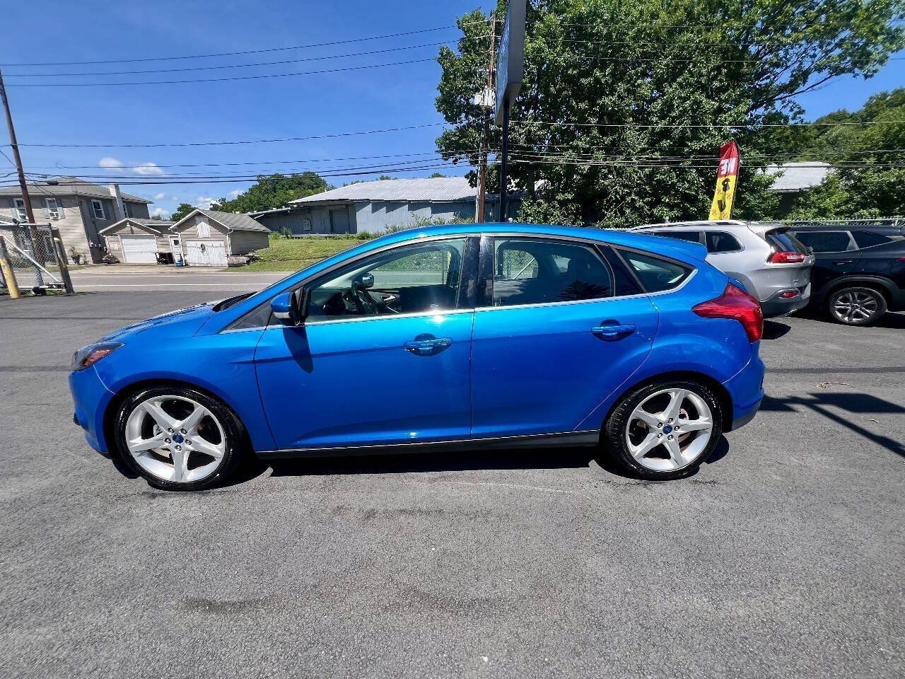 Used 2014 Ford Focus Titanium FWD image 2