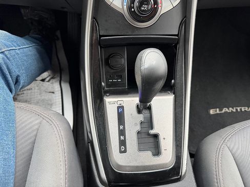 Used 2013 Hyundai Elantra GLS image 14