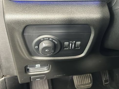 Used 2021 Jeep Grand Cherokee L Overland w/ Advanced Protech Group III AWD/4WD image 18