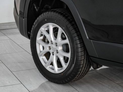 Used 2018 Jeep Cherokee Latitude image 51